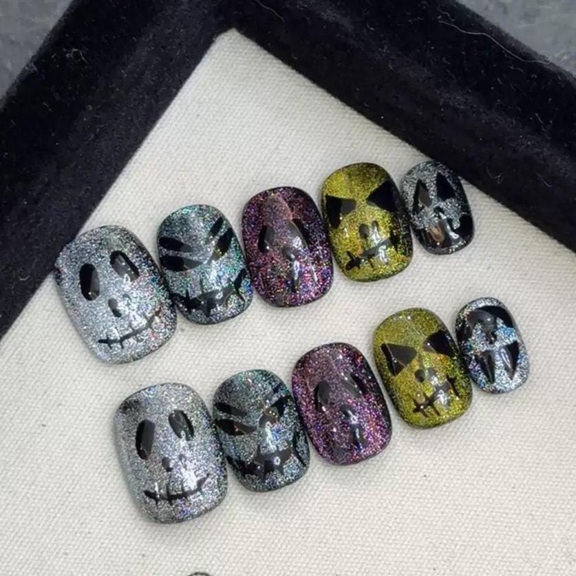 Short Ghost Face Press On Nails – Shimmer Gothic Acrylic Nails, Handmade Horror False Nail Set