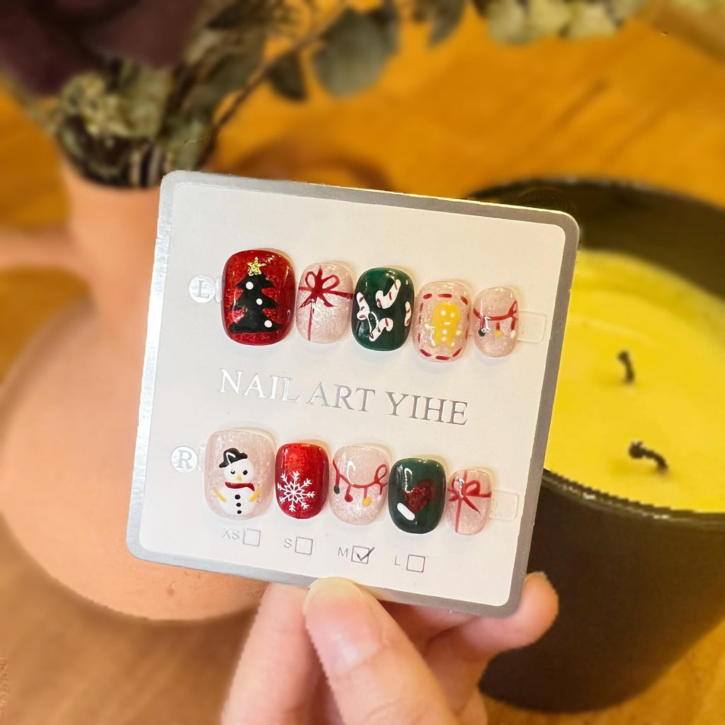 Handmade Christmas Cat Eye Press-On Nails – Short Holiday Nail Set