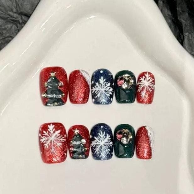 Handmade Christmas Press-On Nails – Holiday Tree & Snowflake Design